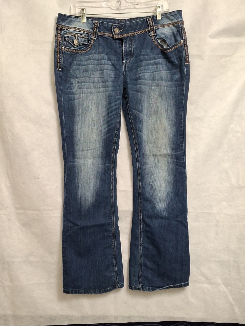 Premium Vanity Collection Women’s Flare Jeans in Faded Blue